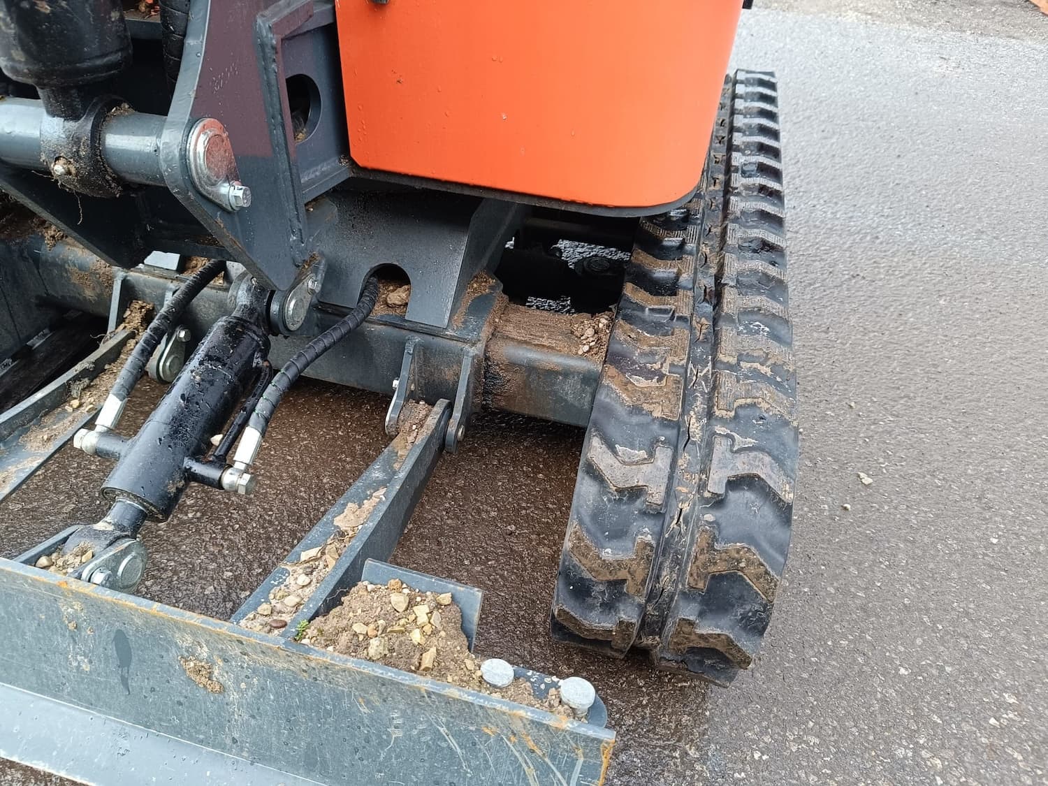 1,2 Tonnen Bagger mit Vollkabine und 3 Zylinder Kubota Motor – Bild 11