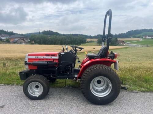 Traktor FIELDTRAC 224D mit Rasenbereifung & Allrad - NEU