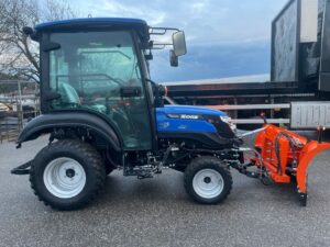 Solis H26 HST mit Kabine Winterdiensttraktor mit Schneeschild